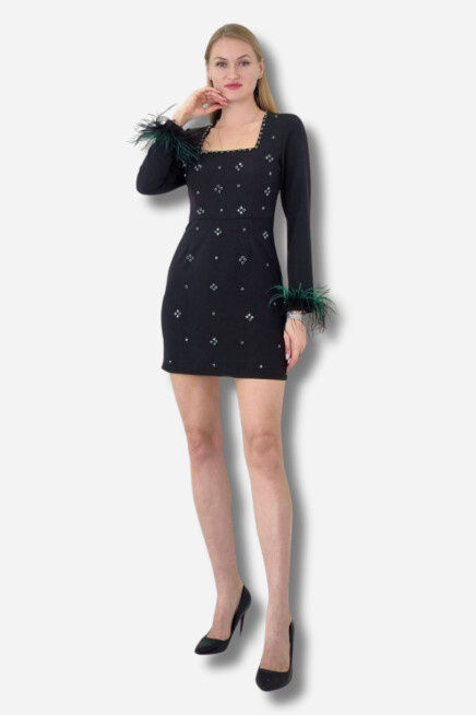 Favori Tekstil Taş İşlemeli Kol Kısmı Tüy Detaylı Mini Elbise